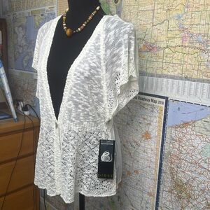 Press Lacy Knit Women's Short-Sleeved Gathered-Waist Button Vest